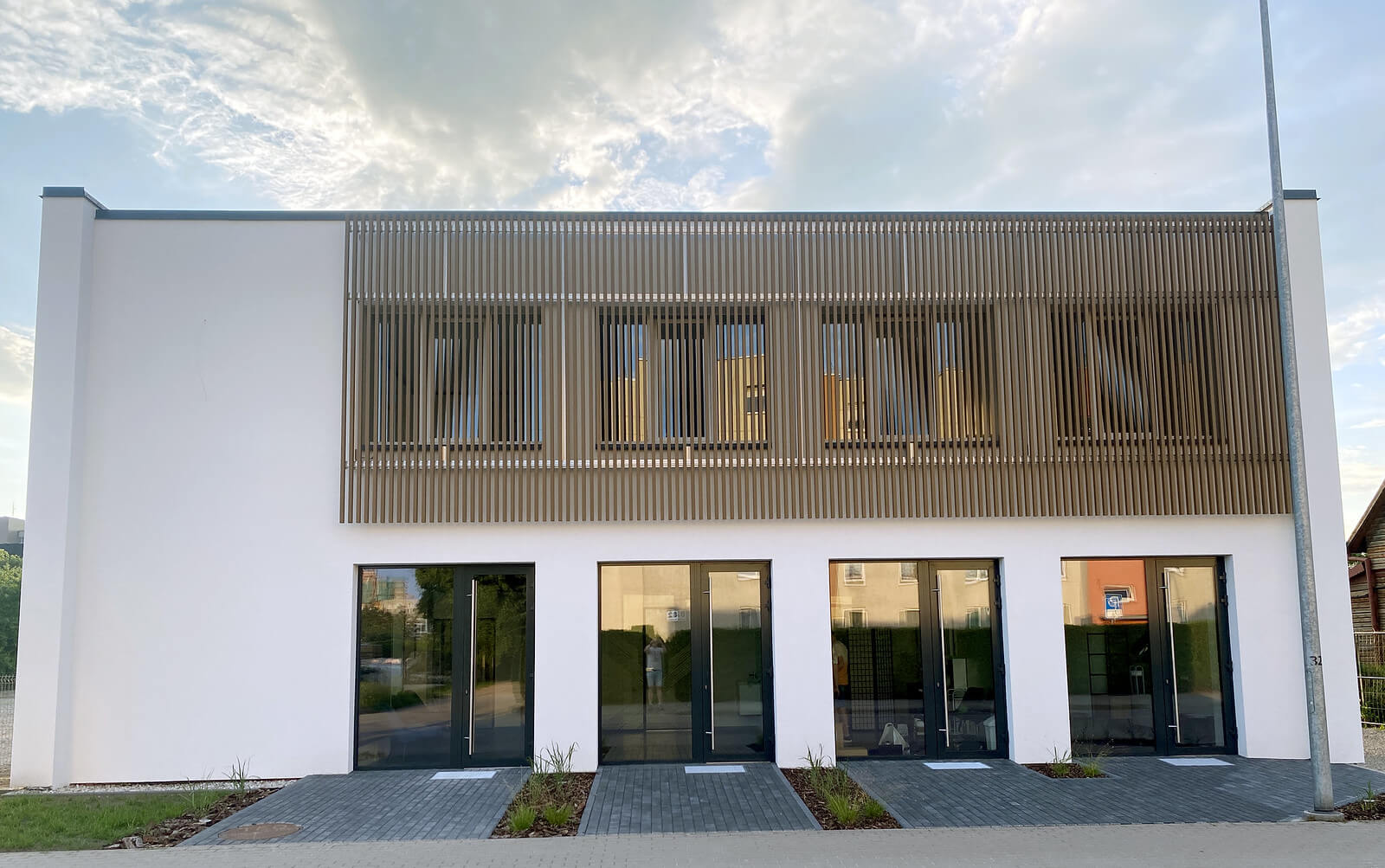 WEO Brise Soleil, slnolamy, lamely na dom, lamely na pergolu, exterierove lamely, Fiber Deck, lamely na fasadu, lamely na dom, samostatné lamely, Nemi Trade, lamely na branu