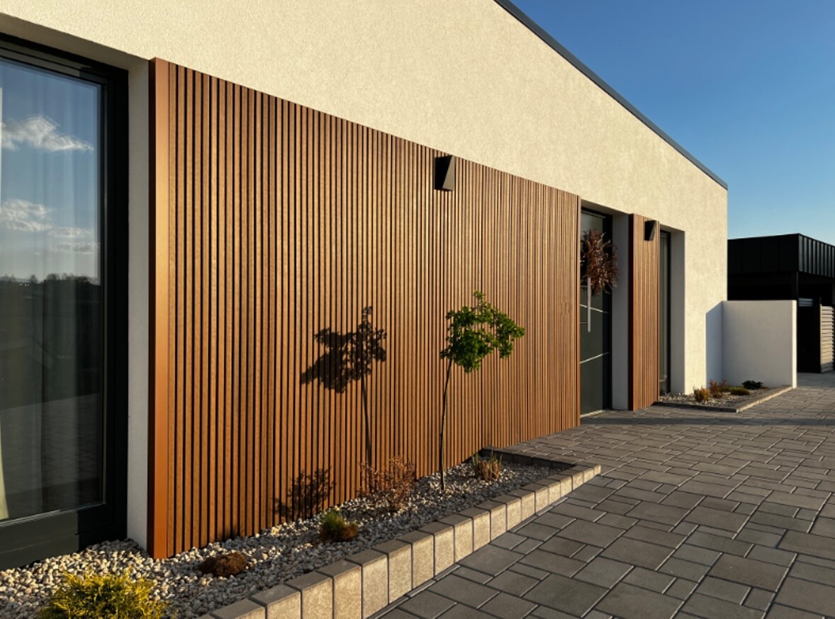 Lamelova fasada, lamelovy obklad na fasadu, Nemi Trade, WPC slovakia, Wood plast, WPC fasada, lamelový obklad na dom, lamelova brana, skrasli dom, WEO 35, WEO 60,WEO Classic lamely na dom, wpc lamely