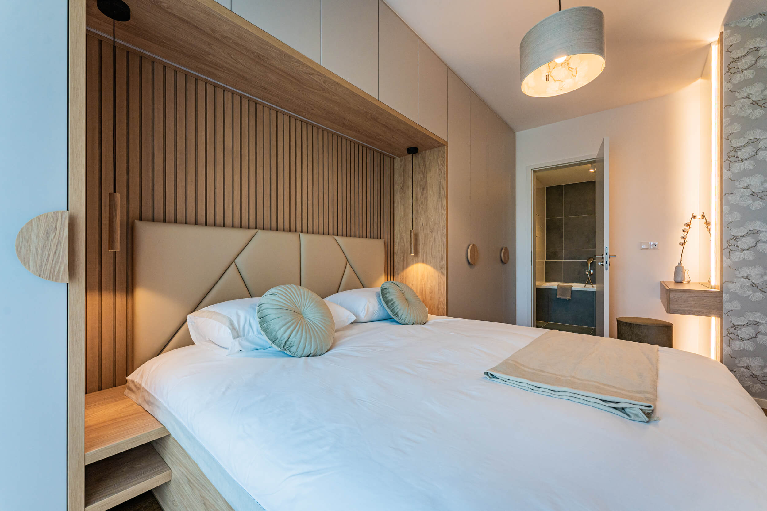 Lamelový panel, lamely na stenu, Nemi Trade, lamely merkury market, lamelovy panel obi, dubový lamelovy panel, skrasli dom, akustický panel, dubove parkety, lamelova stena, lamelovy panel nature, lamelovy strop, stropne lamely, moderný strop, lamely na strop, drevený strop, navrh dizajnu, navrh interieru, 3D vizualizacia interier, dizajneri architekti