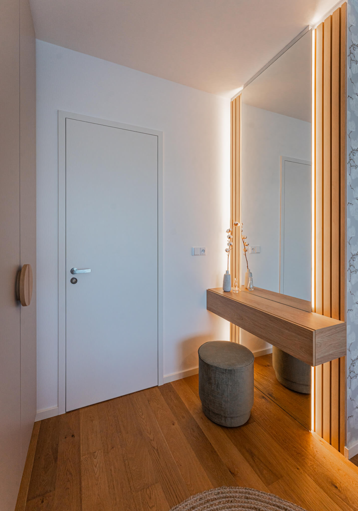 Lamelový panel, lamely na stenu, Nemi Trade, lamely merkury market, lamelovy panel obi, dubový lamelovy panel, skrasli dom, akustický panel, dubove parkety, lamelova stena, lamelovy panel nature, lamelovy strop, stropne lamely, moderný strop, lamely na strop, drevený strop, navrh dizajnu, navrh interieru, 3D vizualizacia interier, dizajneri architekti