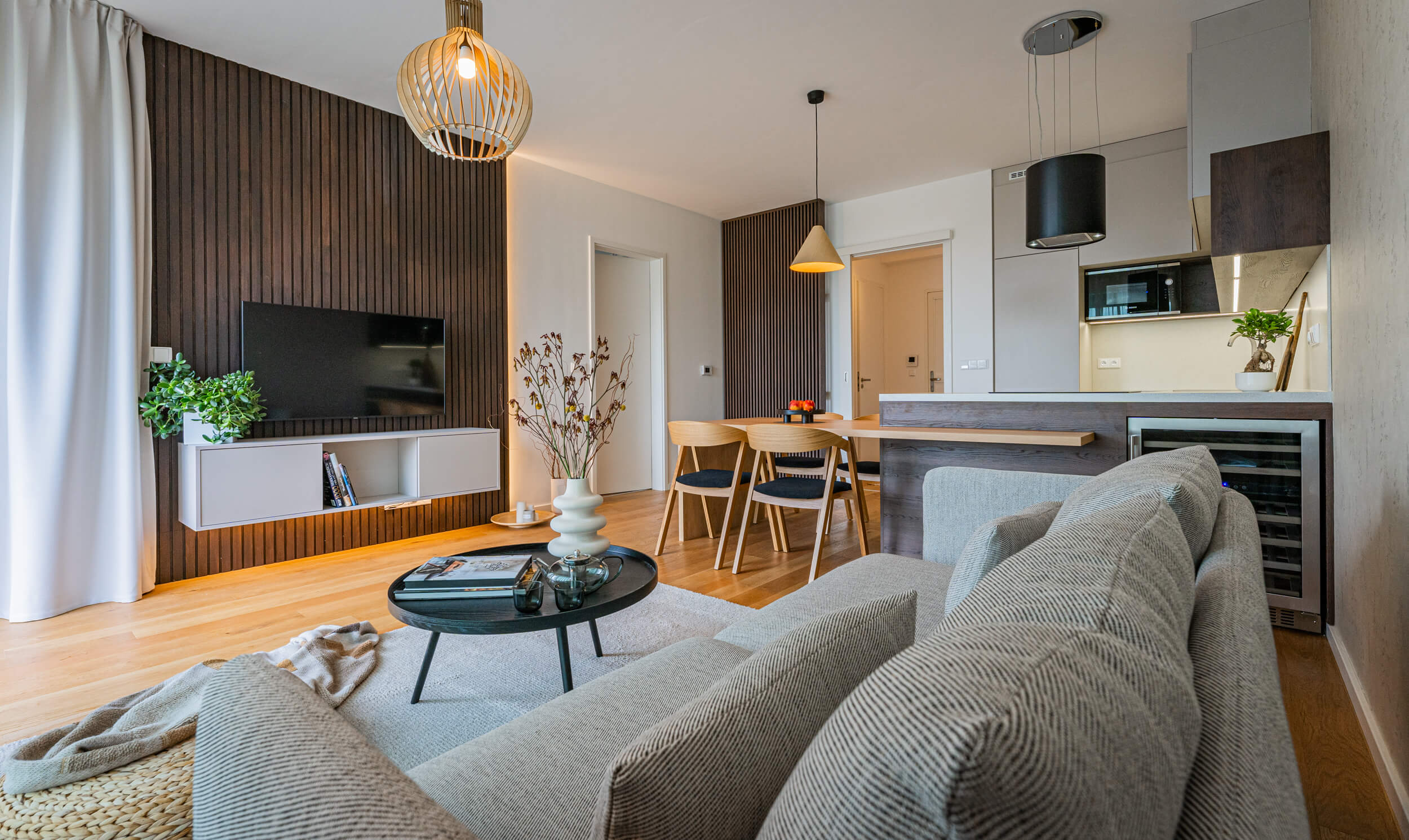 Lamelový panel, lamely na stenu, Nemi Trade, lamely merkury market, lamelovy panel obi, dubový lamelovy panel, skrasli dom, akustický panel, dubove parkety, lamelova stena, lamelovy panel nature, lamelovy strop, stropne lamely, moderný strop, lamely na strop, drevený strop, navrh dizajnu, navrh interieru, 3D vizualizacia interier, dizajneri architekti