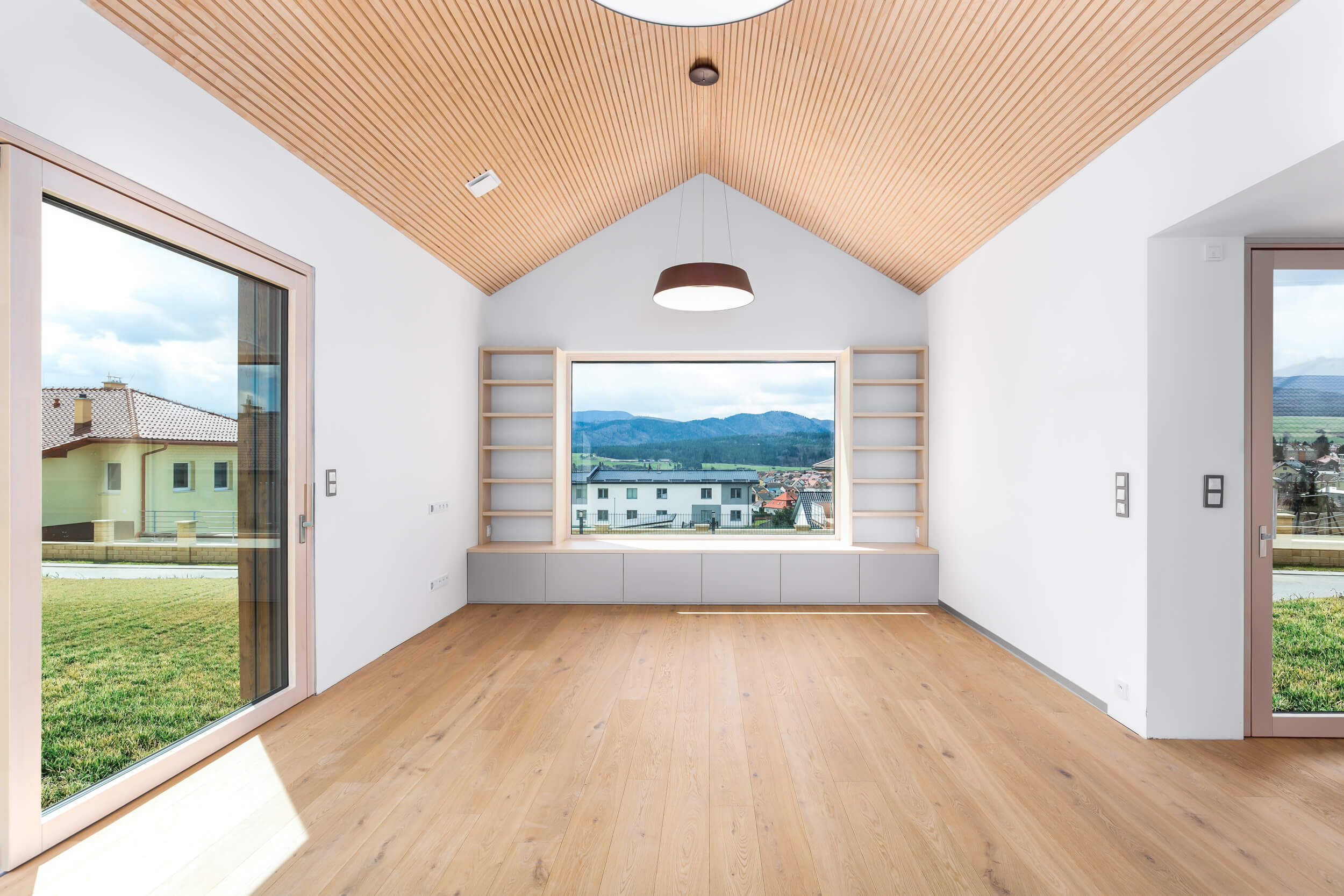 Lamelový panel, lamely na stenu, Nemi Trade, lamely merkury market, lamelovy panel obi, dubový lamelovy panel, skrasli dom, akustický panel, dubove parkety, lamelova stena, lamelovy panel nature, lamelovy strop, stropne lamely, moderný strop, lamely na strop, drevený strop, navrh dizajnu, navrh interieru, 3D vizualizacia interier, dizajneri architekti