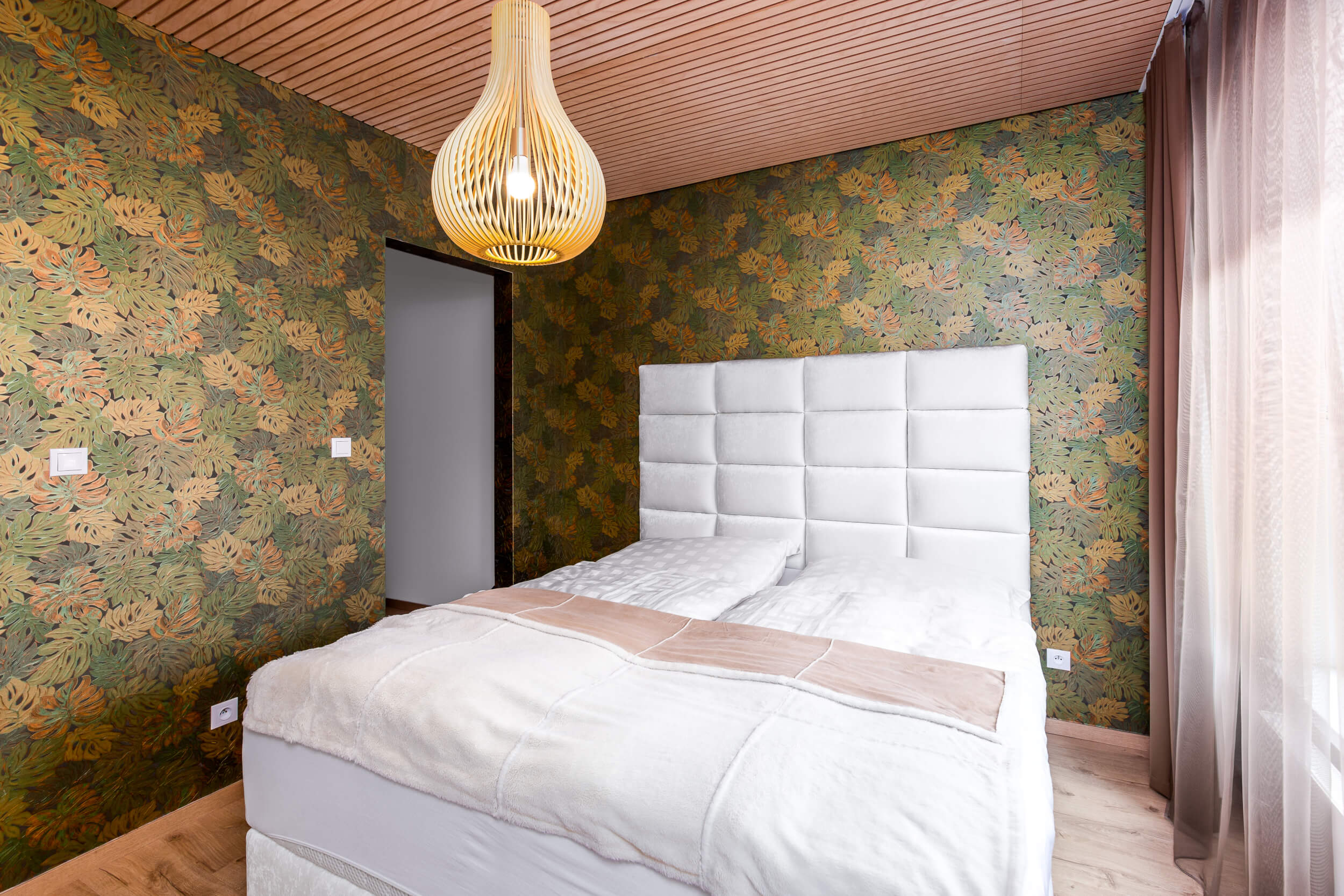 Lamelový panel, lamely na stenu, Nemi Trade, lamely merkury market, lamelovy panel obi, dubový lamelovy panel, skrasli dom, akustický panel, dubove parkety, lamelova stena, lamelovy panel nature, lamelovy strop, stropne lamely, moderný strop, lamely na strop, drevený strop, navrh dizajnu, navrh interieru, 3D vizualizacia interier, dizajneri architekti