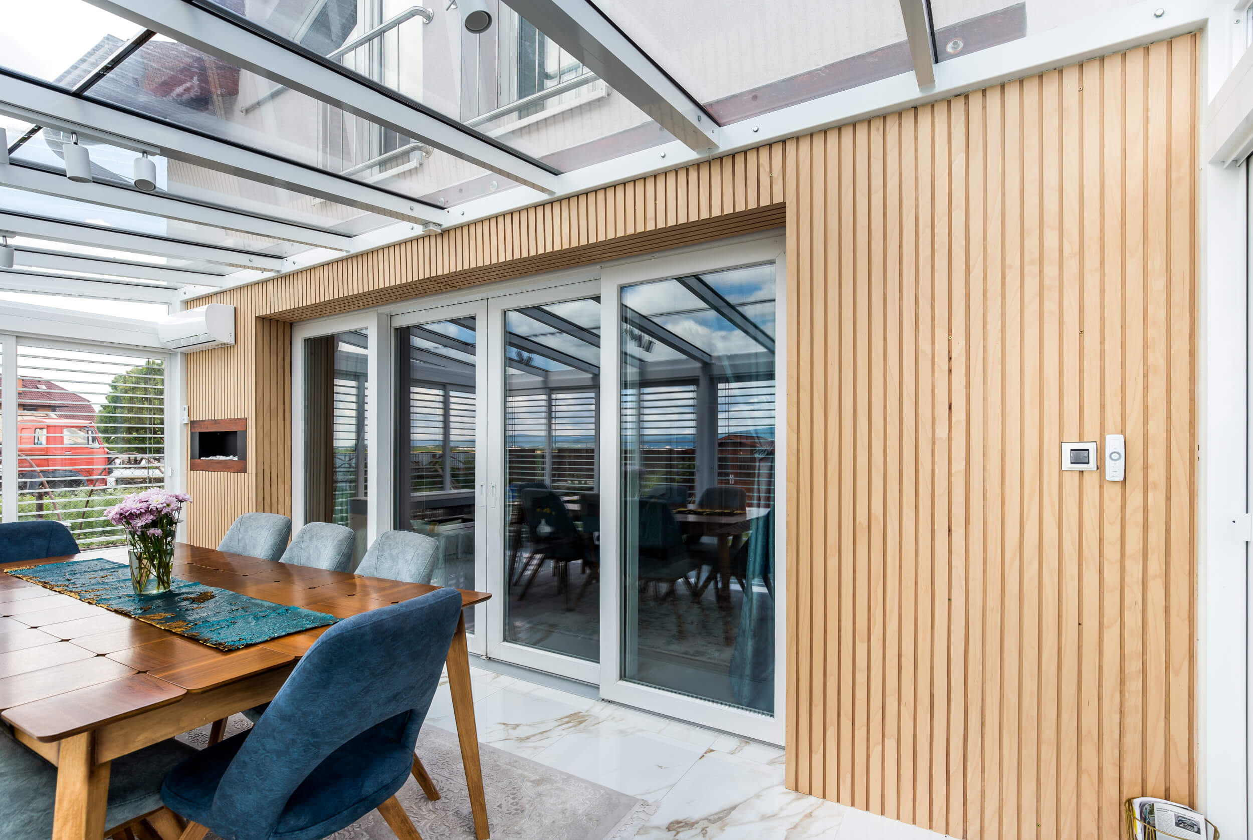 Lamelový panel, lamely na stenu, Nemi Trade, lamely merkury market, lamelovy panel obi, dubový lamelovy panel, skrasli dom, akustický panel, dubove parkety, lamelova stena, lamelovy panel nature, lamelovy strop, stropne lamely, moderný strop, lamely na strop, drevený strop, navrh dizajnu, navrh interieru, 3D vizualizacia interier, dizajneri architekti